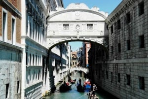 Venice: Doge's Palace Guided-Tour & Gondola Ride