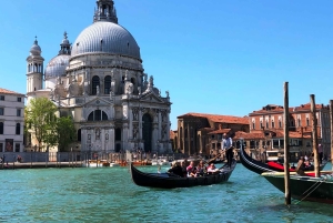 Venecia: Visita guiada del Palacio Ducal y paseo en góndola