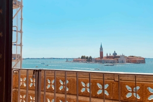 Venice: Doge's Palace Guided Tour with Gondola Ride