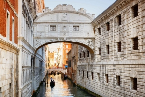 Venice: Doge's Palace Guided Tour with Gondola Ride
