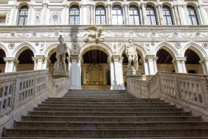 Venice: Doge's Palace Guided Tour with Gondola Ride