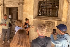 Venise : Visite guidée du Palais des Doges avec promenade en gondole en option