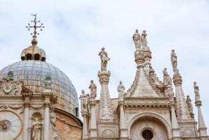 Venice: Doge's Palace Skip-the-Line Tour with Prisons