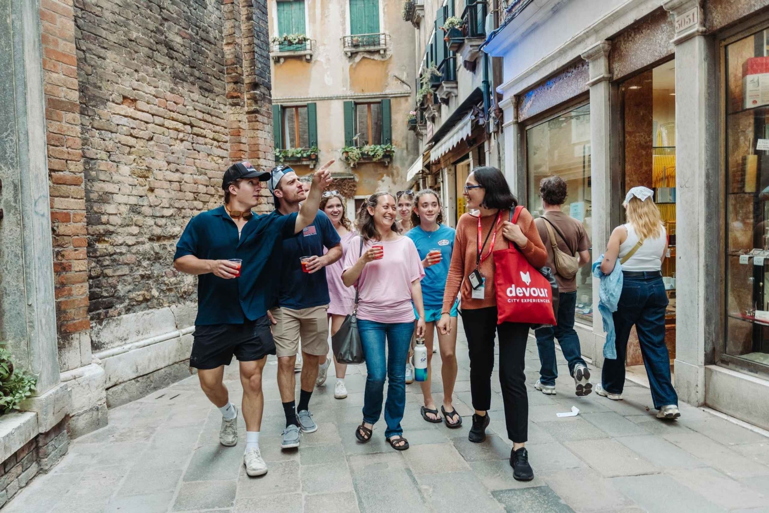 Wenecja: wieczorna wycieczka po cicchetti i winie z obfitymi degustacjami