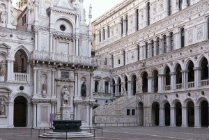 Venecia: Explora el Palacio Ducal y la Prisión Oculta de Casanova