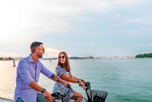 Venice: Full Day Bike Rental