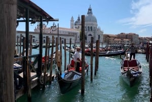 Venice: Gondola Ride Along Grand Canal and Hidden Corners