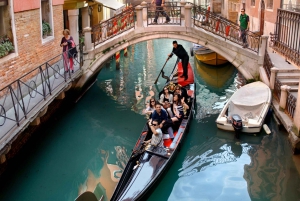 Venice Gondola ride and Skip the line Doge's Palace Tour
