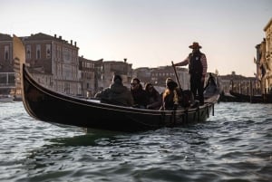 Venice: Gondola Ride & Guided Tour of St. Mark's Basilica