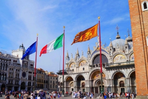 Venice: Gondola Ride & Guided Tour of St. Mark's Basilica