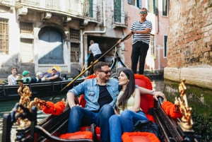 Venice: Grand Canal Gondola Ride with App Commentary