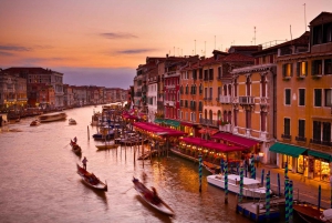 Venice: Grand Canal Private Gondola Ride and Serenade