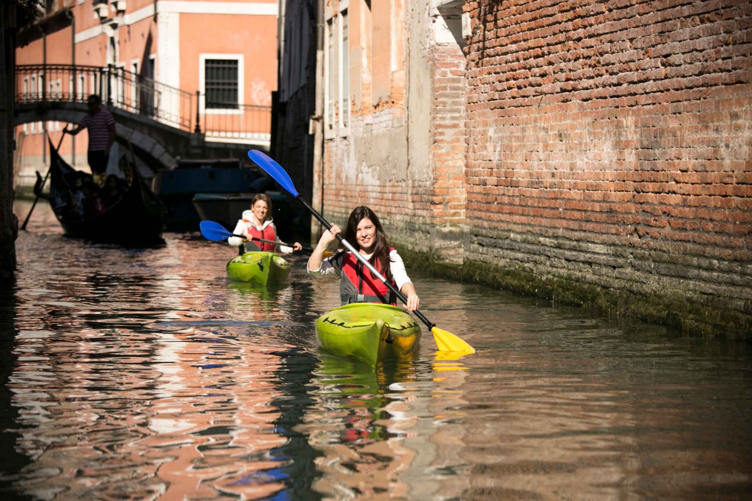 Venice: Guided Canal Kayak Tour at Day, Night, or Sunset