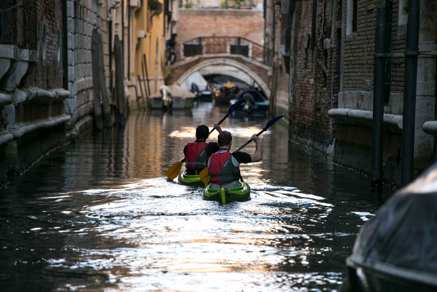 Venice: Guided Canal Kayak Tour at Day, Night, or Sunset