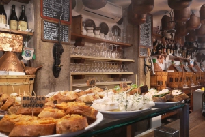 Venice: Street Food Tour Cicchetti & Spritz with Local Guide