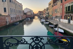 Venice: Street Food Tour Cicchetti & Spritz with Local Guide