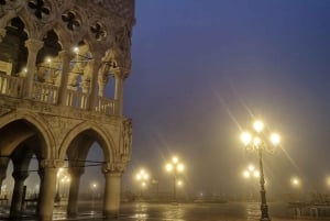 Venice: Guided Night Walking Tour & Saint Mark's Basilica