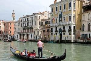 Venice: Guided Walking Tour and Gondola Ride