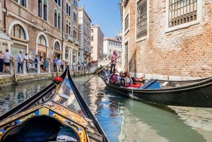 Venice: Guided Walking Tour and Gondola Ride