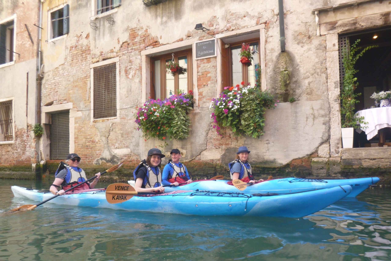 Veneza: Passeio de caiaque pelas joias escondidas do canal com guia certificado