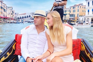 I tesori nascosti di Venezia: Passeggiata e giro in gondola