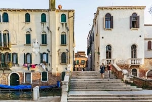 Venedig: Highlights und versteckte Juwelen Rundgang bei Nacht