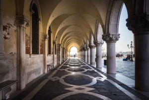 Venice: Historic Landmarks Walking Tour and City Guide App