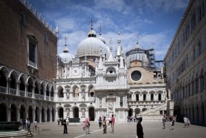 Venice: Historical Walking Tour and Doge's Palace