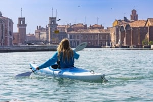 Nybegynnerkajakktur i Venezia i det middelalderske arsenalet