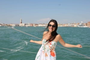 Venedig: Katamarankrydstogt i lagunen med musik og drinks