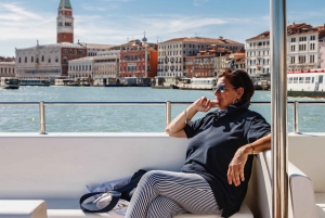 Venice: Lagoon Islands Hop-on Hop-off Boat Tour