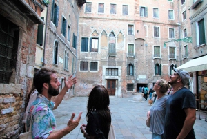 Venice: Local Secrets of Venice Tapas & Wine Walking Tour
