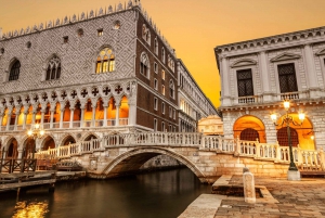 Venice: Medieval Guided Walking Tour & History Gallery Visit