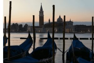 Venice: Early Morning Walking Tour with a Local Guide