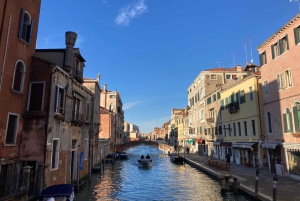 Venice: Early Morning Walking Tour with a Local Guide