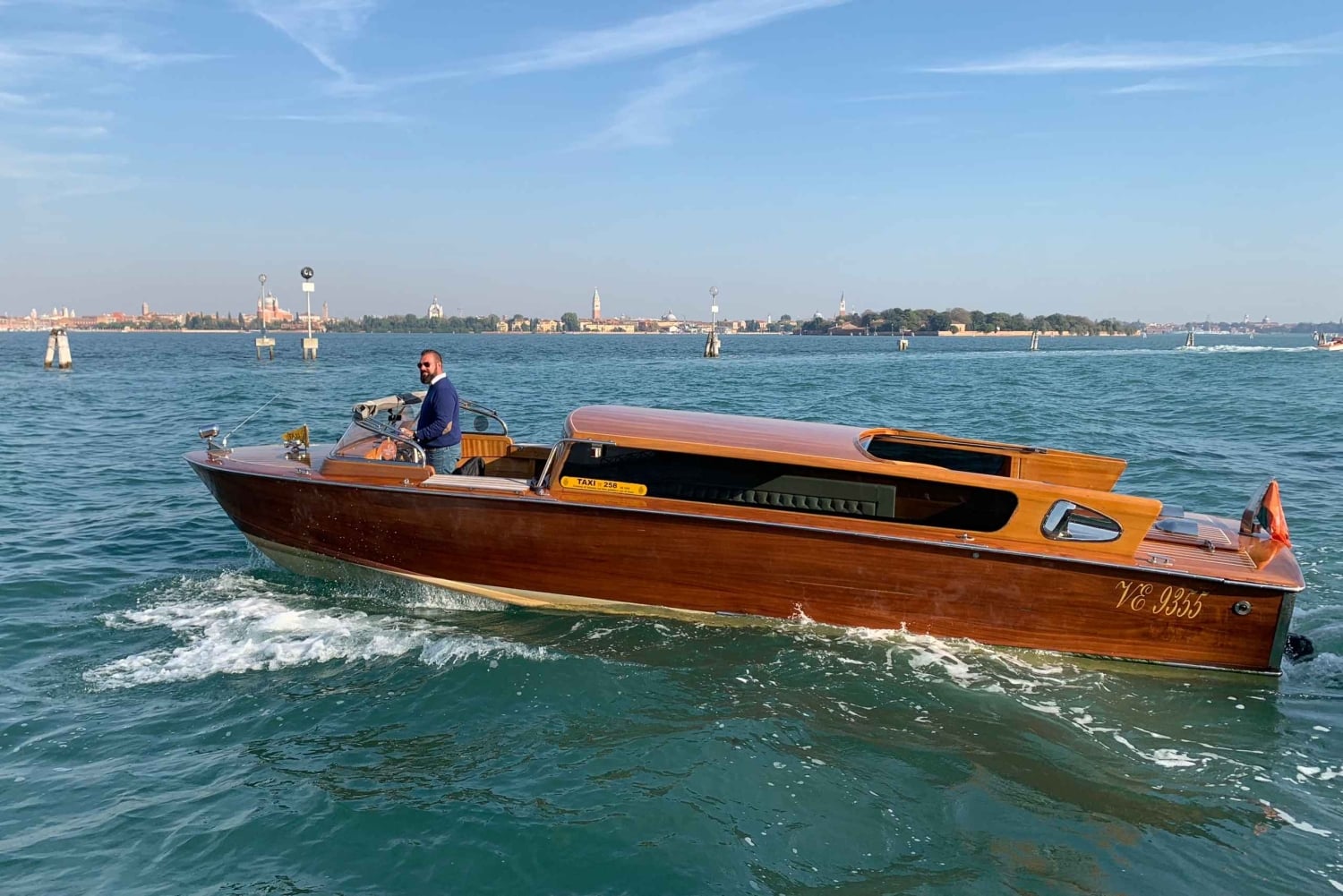 Veneza: Excursão de barco de meio dia a Murano e Burano