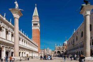 Venetsia: Murano, Burano ja Torcello Hop-On Hop-Off venekierros.