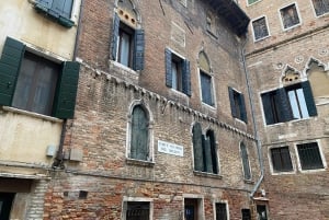 Venice: Mysterious Tales of Ghosts and Murders
