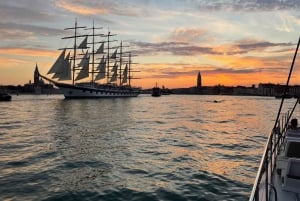 Venezia: Nattkatamarancruise i lagunen