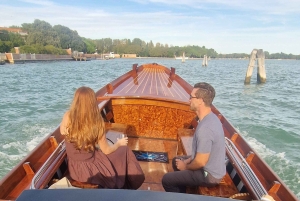 'Veden ja tulen Venetsia: Kierros historiaan, Arsenaliin ja lasitaiteeseen'.