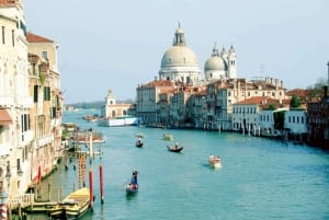 Venice: Off the Beaten Path Private Gondola Ride