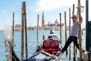 Venice: Off the Beaten Path Private Gondola Ride