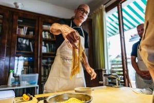 Venetsia: Pasta ja Tiramisu kokkauskurssi paikallisen kodissa.