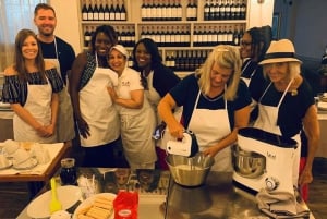 Venice: Pasta and Tiramisu Cooking Class with Wine