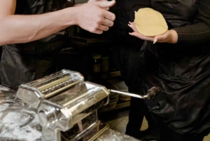 Venise : cours de cuisine, pâtes carbonara et vin