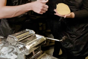 Venise : cours de cuisine, pâtes carbonara et vin