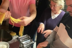 Venedig: Madlavningskursus i pasta carbonara med vin