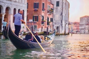 Venice: Private 1-Hour Gondola Tour