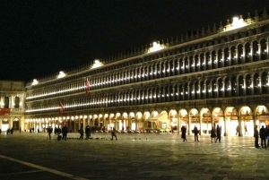 Veneza: excursão privada após o anoitecer e passeio de gôndola