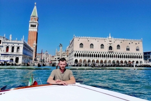 Venecia: Excursión Privada en Barco con Recogida en el Hotel